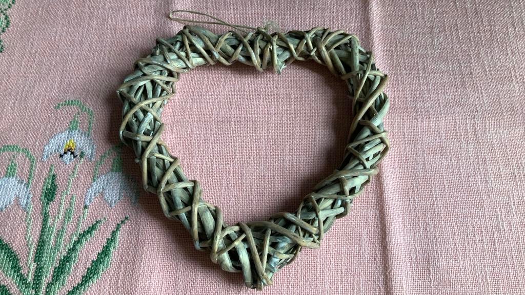 Rieten krans hartvorm/Valentijn, Huis en Inrichting, Woonaccessoires | Kransen, Ophalen of Verzenden, Zo goed als nieuw