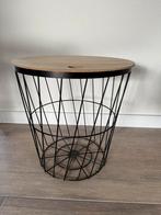 Nette draadmand. Metaal. Houten deksel., Huis en Inrichting, Woonaccessoires | Schalen en Manden, Ophalen, Overige materialen