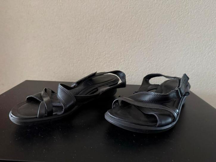 Zwarte Ecco Sandalen - Maat 39, Kleding | Dames, Schoenen, Zo goed als nieuw, Sandalen of Muiltjes, Zwart, Ophalen