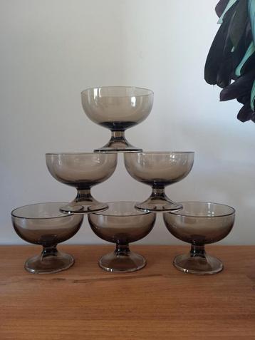 Vintage rookglas servies ijscoupes dessert schaaltjes  beschikbaar voor biedingen