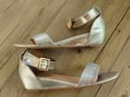 Zilverkleurige leren sandalen (Vera Pelle, maat 39), Overige kleuren, Zo goed als nieuw, Vera Pelle, Sandalen of Muiltjes