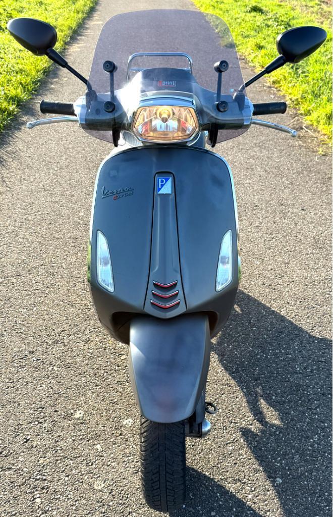 Vespa Sprint 4T-2V 2015, Fietsen en Brommers, Snorfietsen en Snorscooters, Gebruikt, Vespa, Benzine, Ophalen