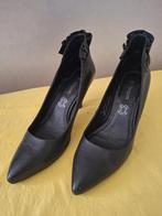 Pumps Bugatti maat 39, Kleding | Dames, Schoenen, Ophalen of Verzenden, Zo goed als nieuw, Zwart
