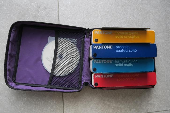Pantone Design kleurenwaaiers, Doe-het-zelf en Verbouw, Schildersmaterialen, Gebruikt, Overige typen, Ophalen of Verzenden