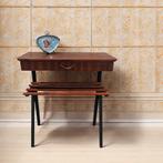 Zweedse vintage kaptafel / nachtkastje / sidetable, Ophalen, Zo goed als nieuw, 50 tot 100 cm, Minder dan 100 cm