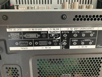 LCD schermen 43"  4 stuks beschikbaar voor biedingen