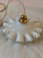 Antiek,  pie crust Frans wit opaline glazen lamp kap, Antiek en Kunst, Ophalen of Verzenden
