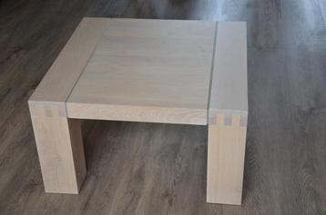 bijzettafel beschikbaar voor biedingen