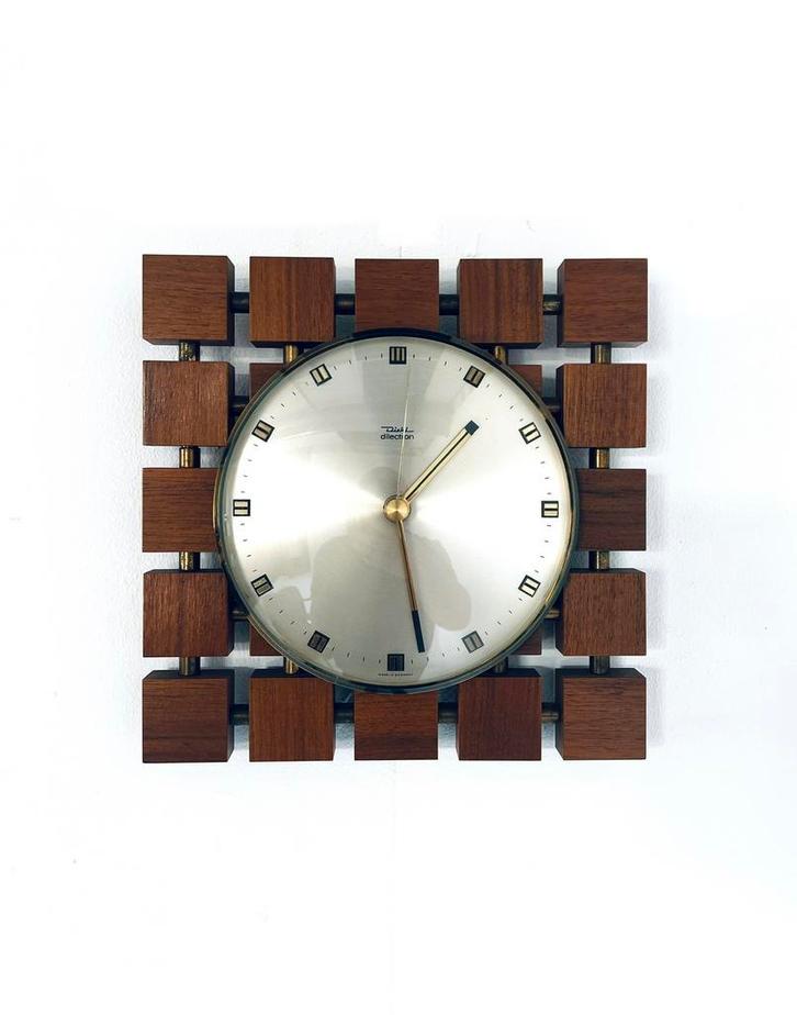 Vintage teakhouten & messing wandklok ‘70, Huis en Inrichting, Woonaccessoires | Klokken, Zo goed als nieuw, Wandklok, Analoog