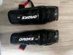 Scheenbeschermers ijshockey decathlon oroks, Sport en Fitness, IJshockey, Ophalen of Verzenden, Zo goed als nieuw, Bescherming