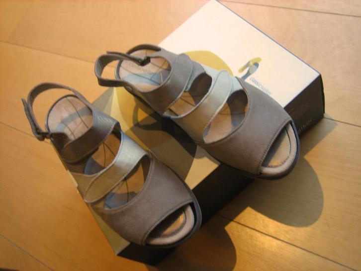 Nieuw! Comfort sandaal CLASSIC WALKER MIA 5,5-H snazzeys, Kleding | Dames, Schoenen, Nieuw, Sandalen of Muiltjes, Bruin, Ophalen of Verzenden