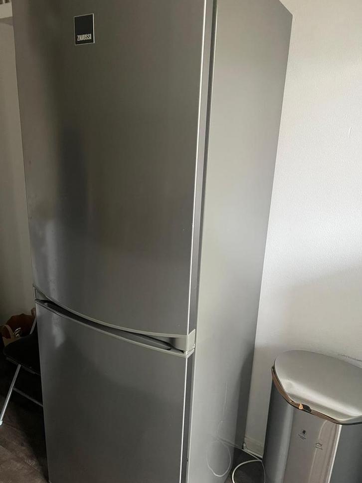Koelvriescombinatie Zanussi, Witgoed en Apparatuur, Koelkasten en IJskasten, Zo goed als nieuw, Met vriesvak, 200 liter of meer