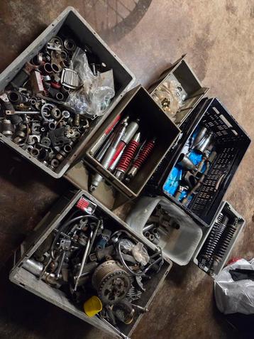Zundapp partij onderdelen. beschikbaar voor biedingen