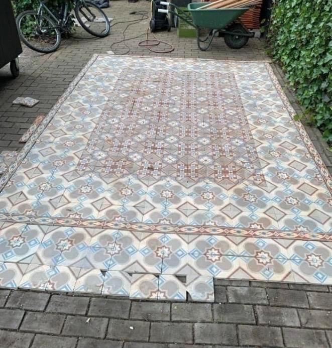 Antieke cementtegels, mediterraan tapijtmotief, 9 m², Doe-het-zelf en Verbouw, Tegels, Gebruikt, Vloertegels, Overige materialen