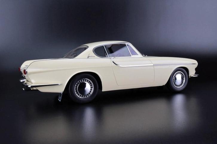 Gezocht,   model volvo p1800 DNA of contact Tori in Finland, Hobby en Vrije tijd, Modelauto's | 1:18, Nieuw, Auto, Overige merken