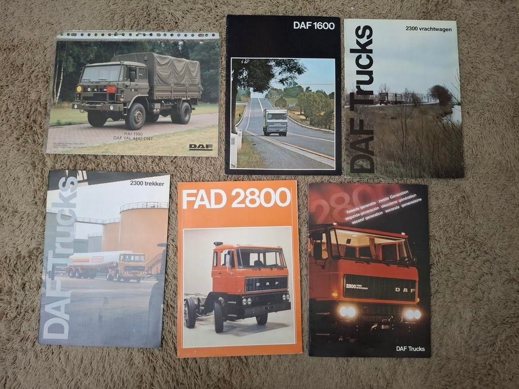 Lot autofolders Daf vrachtwagens, Boeken, Verzenden, Zo goed als nieuw, Overige merken