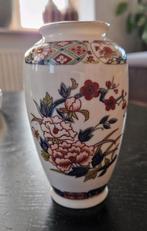 Leuk vintage chinees vaasje, Overige kleuren, Aardewerk of Porselein, Ophalen of Verzenden, Zo goed als nieuw