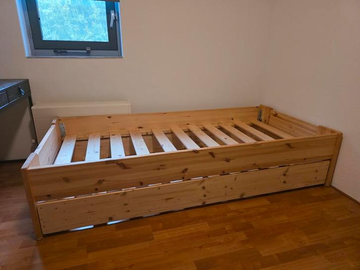 houten 1 persoonsbed met logeerbed, Huis en Inrichting, Slaapkamer | Bedden, Gebruikt, Eenpersoons, 90 cm, Hout, Ophalen