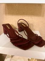 Bordeaux Blok Hakken Met Band, Kleding | Dames, Schoenen, Ophalen of Verzenden, Zo goed als nieuw, Rood