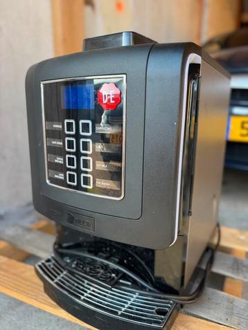 Necta koffieautomaat Douwe Egberts topstaat&volledig werkend beschikbaar voor biedingen