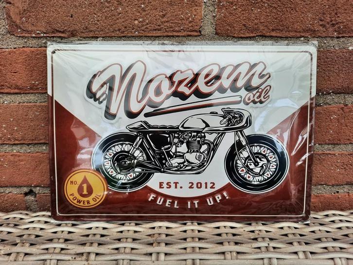 Nozem Oil Metalen Bord - Fuel It Up!, Antiek en Kunst, Antiek | Wandborden en Tegels, Ophalen of Verzenden