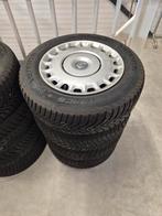 Winterbanden Volvo V40, Auto-onderdelen, Banden en Velgen, Ophalen, 15 inch, Banden en Velgen, Winterbanden