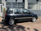 Hyundai Matrix 1.8i GLS Automaat Hoge Zit 2003 leuk beginner, Matrix, Stof, Gebruikt, Zwart