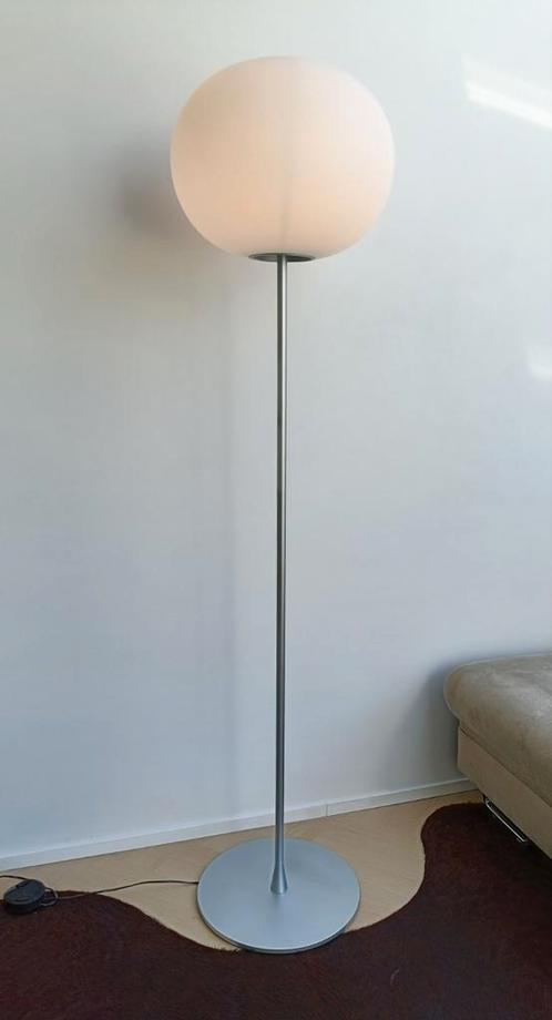Flos Globall F3 vloerlamp, Huis en Inrichting, Lampen | Vloerlampen, Zo goed als nieuw, 150 tot 200 cm, Glas, Metaal, Ophalen