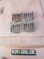 TUSSEN ROOSTERS BIEDEN PER STUK., Ophalen of Verzenden, Gebruikt, Overige typen