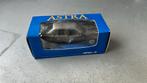 Opel Astra sedan / Gama, Hobby en Vrije tijd, Modelauto's | 1:43, Ophalen of Verzenden, Nieuw, Auto, Gama