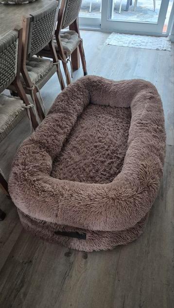 Human dogbed 1.30 mtr x 80 cm taupe afneembaar  beschikbaar voor biedingen