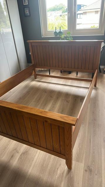 Grenen bed ombouw. (BeterBed)