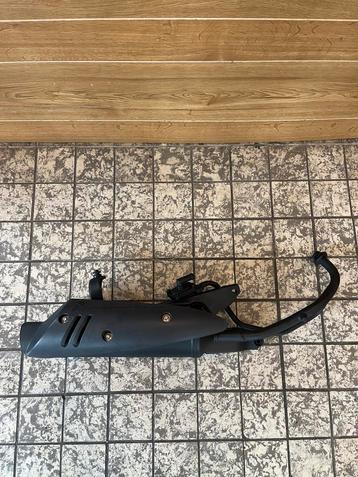 sym uitlaat beschikbaar voor biedingen