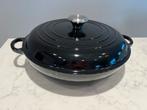Nieuwe Le Creuset campagnard Inkt/ Shiny Black 30 cm, Gietijzer, Nieuw, Ophalen of Verzenden, Keramische plaat