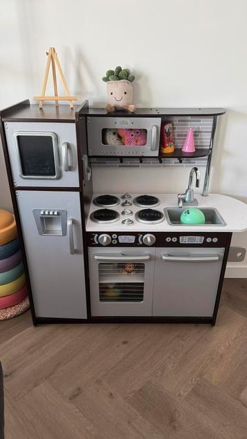 Speelkeuken beschikbaar voor biedingen