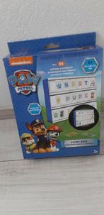 Paw patrol licht box incl.85 letters symbolen, Ophalen of Verzenden, Zo goed als nieuw