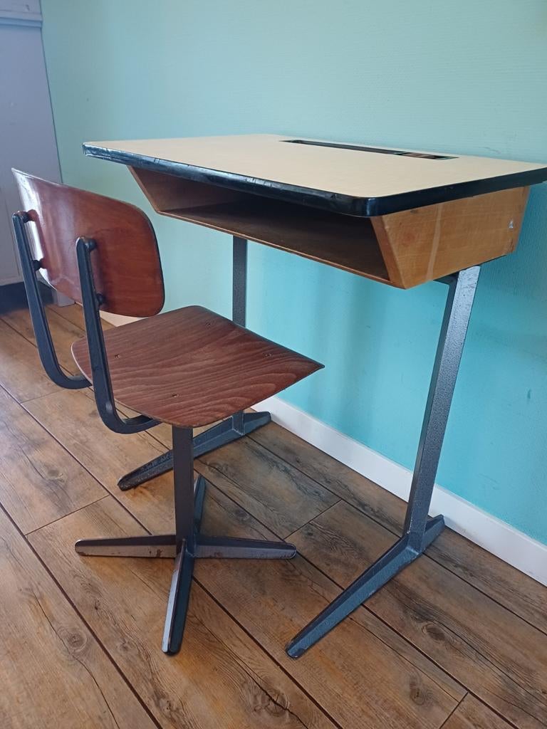 Kinderbureau te koop!, Ophalen, Zo goed als nieuw, Stoel(en)