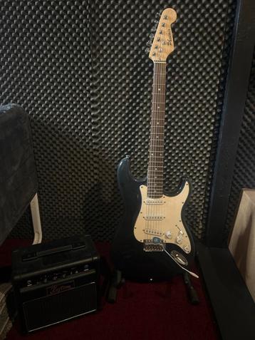 Phoenix Stratocaster + Kustom versterker beschikbaar voor biedingen