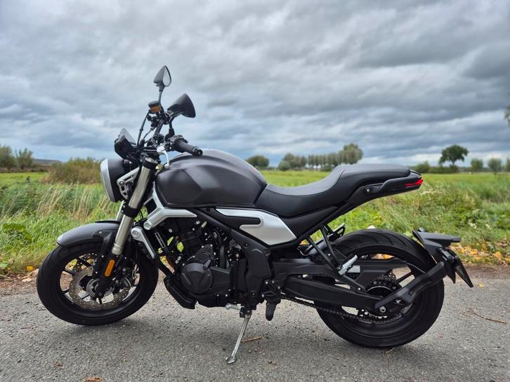 Voge 500 AC uit 2022, Motoren, Motoren | Overige merken, Bedrijf, Naked bike, 12 t/m 35 kW, 2 cilinders, Minimaal motorrijbewijs A2