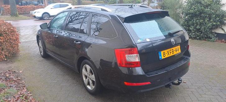 Skoda Octavia 1.6 TDI 81KW Combi 2014 Zwart, Auto's, Skoda, Particulier, Octavia, Diesel, Euro 5, A, Stationwagon, Handgeschakeld
