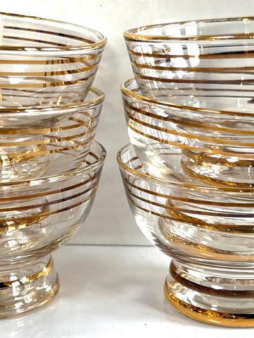 Vintage champagnecoupes/glazen met goudkleurige randen beschikbaar voor biedingen