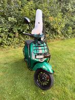 Vespa sprint FULL OPTION, Fietsen en Brommers, Scooters | Vespa, Ophalen of Verzenden, Zo goed als nieuw, Benzine