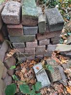 +/- 30 stenen gratis af halen., Ophalen, Gebruikt, Beton, Klinkers