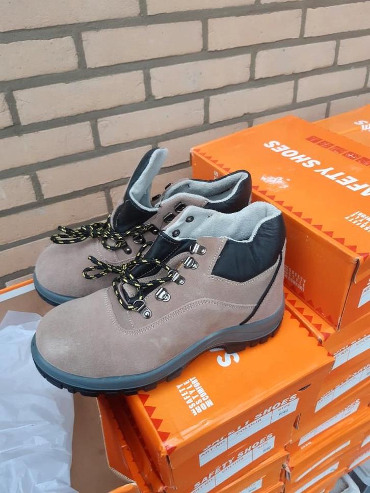 t,k, 58 paar safety shoes veiligheid schoenen diverse maten, Kleding | Heren, Schoenen, Nieuw, Werkschoenen, Zwart, Ophalen of Verzenden