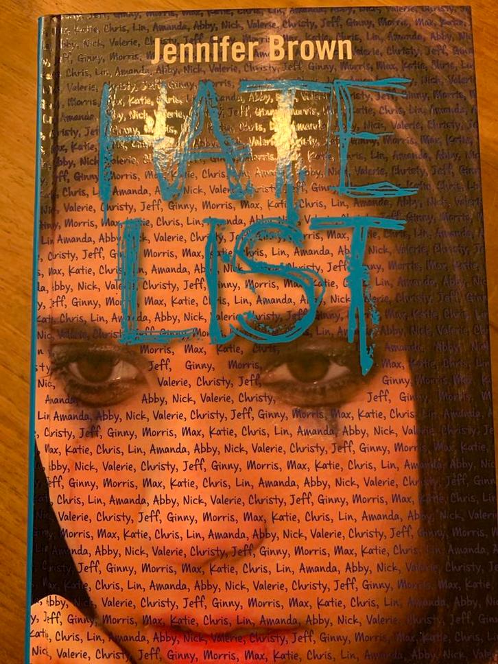 Hate List - Jennifer Brown - Jeugdboek, Boeken, Kinderboeken | Jeugd | 13 jaar en ouder, Zo goed als nieuw, Fictie, Ophalen of Verzenden