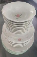 Vintage IKEA servies, borden set bloem rozen, golvende rand, Antiek en Kunst, Antiek | Servies compleet, Ophalen