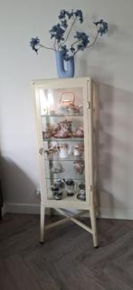Ikea vitrinekast Fabrikör, Ophalen, Met deur(en), 100 tot 150 cm, 50 tot 100 cm