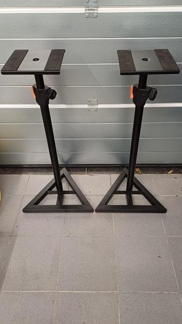 2 speaker standaards zwart verstelbaar in hoogte - gebruikt beschikbaar voor biedingen