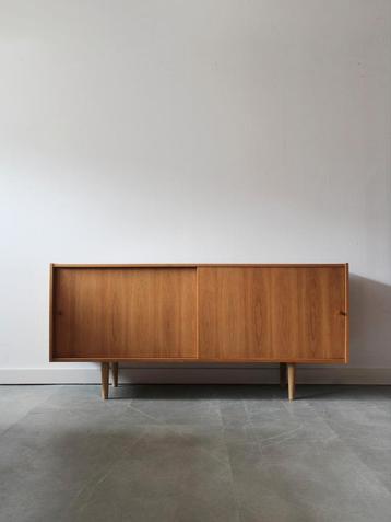 Vintage Deens dressoir in eiken beschikbaar voor biedingen