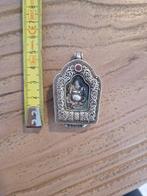 Verzilverd amulet uit China, kan open., Ophalen of Verzenden